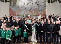 Poświęcenie sztandaru Chełmianki