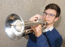 – Początki gry na trąbce są dość skomplikowane,  ale potem robi się coraz łatwiej – przyznaje Janek