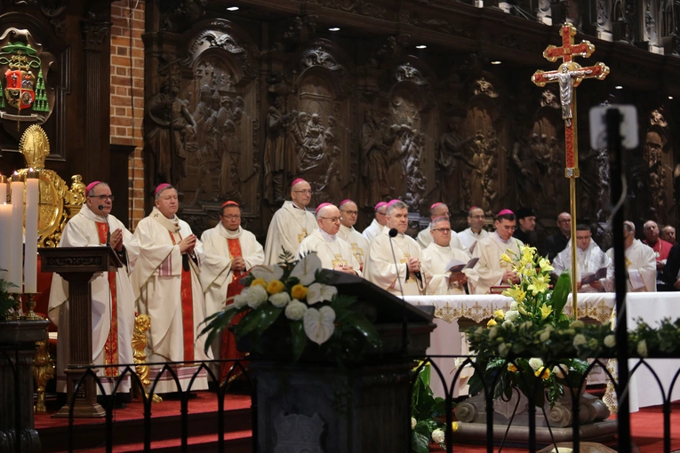 60. rocznica orędzia biskupów polskich do niemieckich - Msza święta