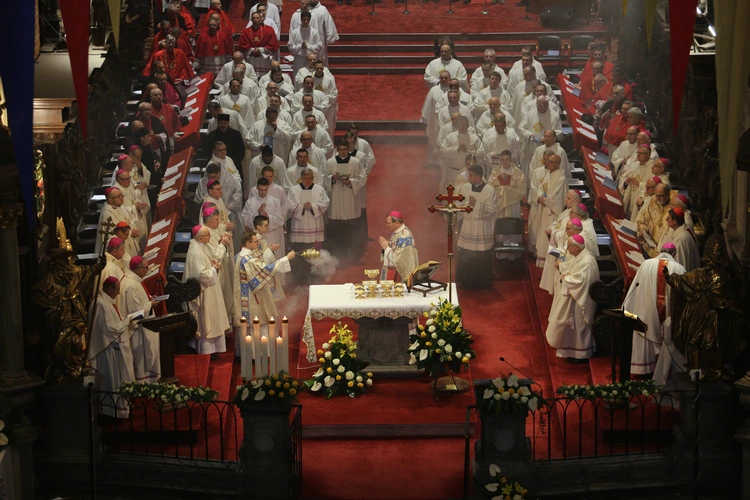 60. rocznica orędzia biskupów polskich do niemieckich - Msza święta