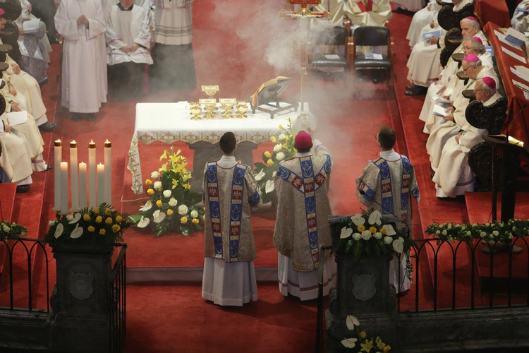 60. rocznica orędzia biskupów polskich do niemieckich - Msza święta