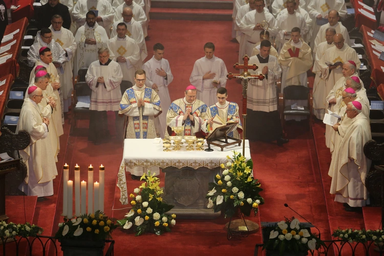 60. rocznica orędzia biskupów polskich do niemieckich - Msza święta
