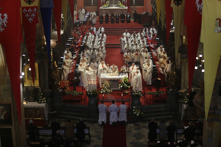 60. rocznica orędzia biskupów polskich do niemieckich - Msza święta