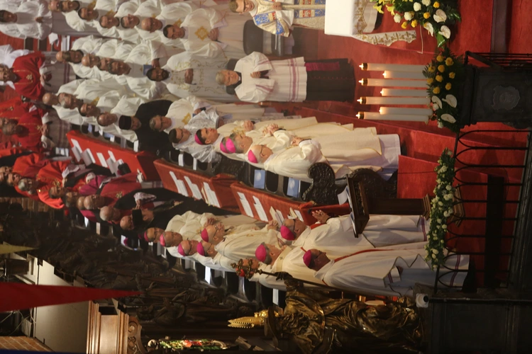 60. rocznica orędzia biskupów polskich do niemieckich - Msza święta