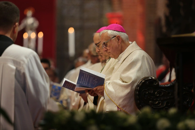 60. rocznica orędzia biskupów polskich do niemieckich - Msza święta
