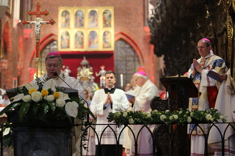 60. rocznica orędzia biskupów polskich do niemieckich - Msza święta