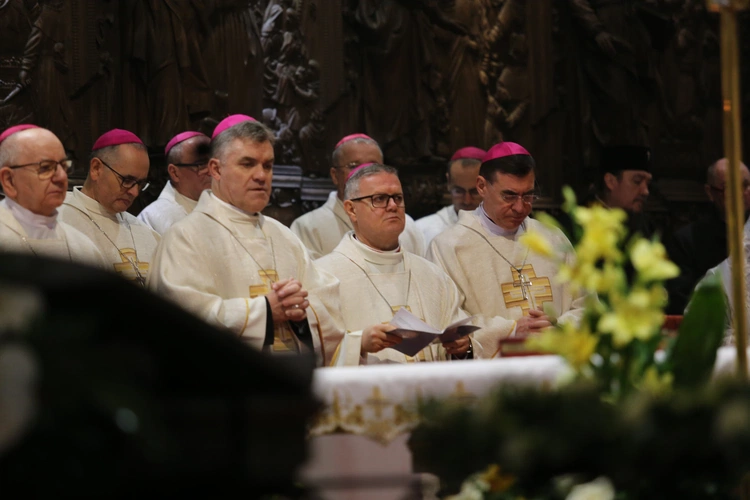 60. rocznica orędzia biskupów polskich do niemieckich - Msza święta