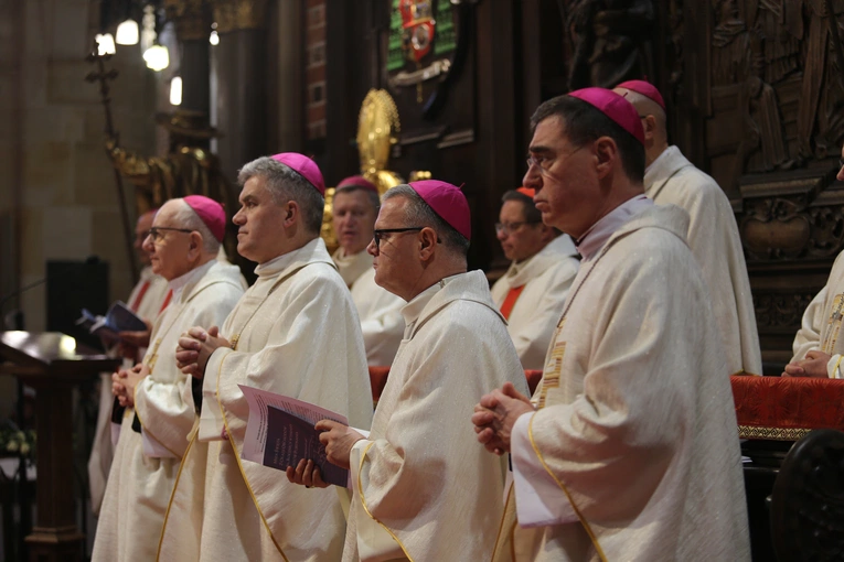 60. rocznica orędzia biskupów polskich do niemieckich - Msza święta