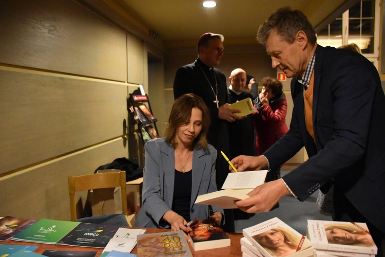 Spotkanie z Anną Golędzinowską