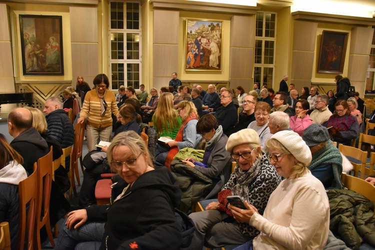 Spotkanie z Anną Golędzinowską