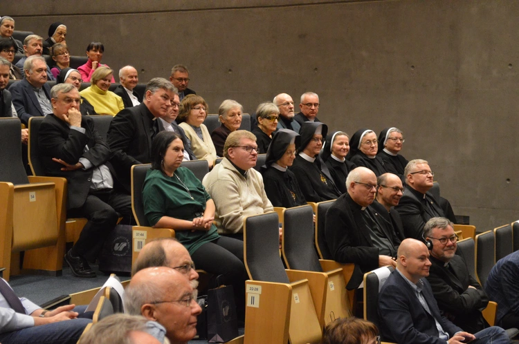 Konferencja z okazji 100-lecia Apostolstwa Chorych - dzień 1.
