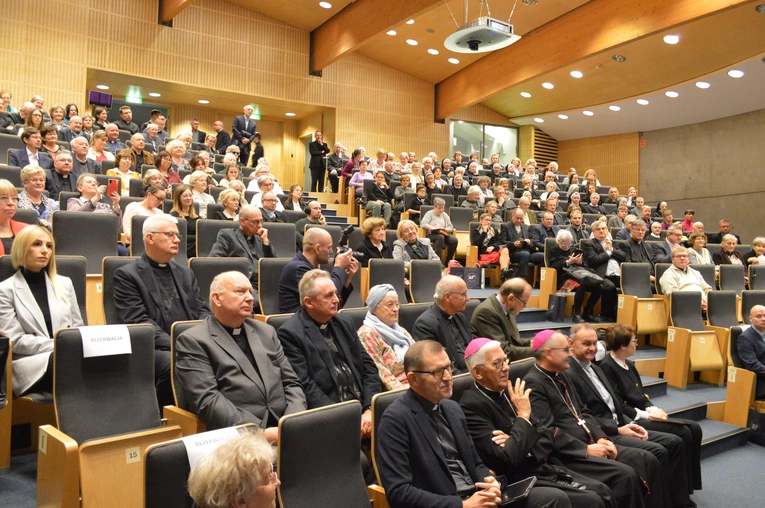 Konferencja z okazji 100-lecia Apostolstwa Chorych - dzień 1.