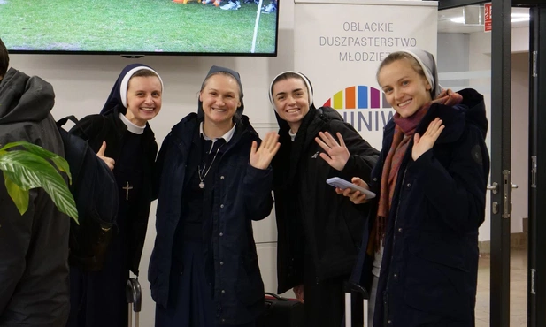 Alfy, zetki i kasa w Kościele. Zakonnice i zakonnicy szkolą się na forum w Kokotku