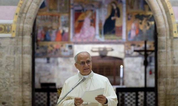Papież do biskupów w Asyżu: Kościół potrzebuje stale się odnawiać 