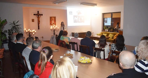 Ku Temu, co Niewidzialne...