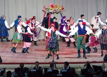 „Czy to faktycznie osoby z niepełnosprawnościami tak tańczą i śpiewają?”. 40-lecia istnienia zespołu „Mazowiacy”