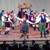 „Czy to faktycznie osoby z niepełnosprawnościami tak tańczą i śpiewają?”. 40-lecia istnienia zespołu „Mazowiacy”