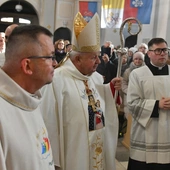 Kard. Stanisław Dziwisz w sanktuarium Matki Bożej Gospodyni Babimojskiej