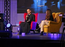 Wywiad, który przeprowadził... biskup. Odpowiadali młodzi katoliccy influencerzy