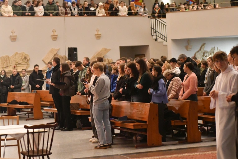 W Zielonej Górze trwa Modlitewny Wieczór Młodych