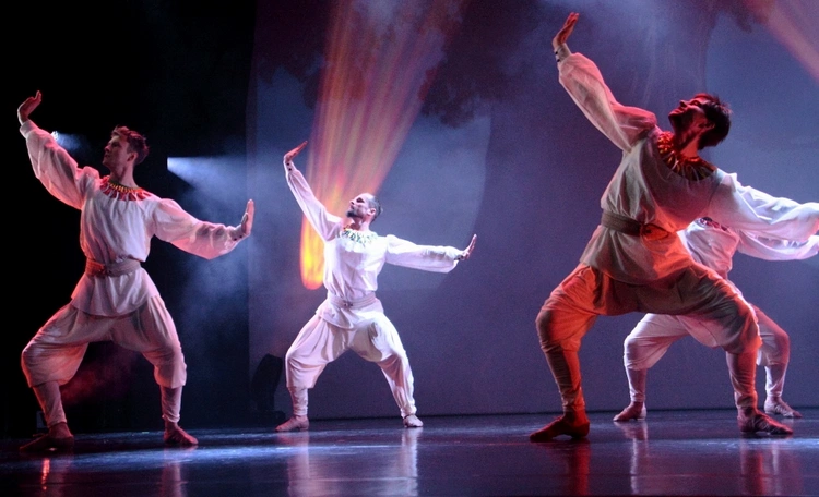 Widowisko "Polska w koronie"