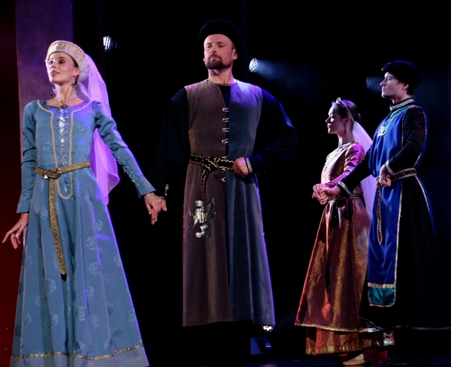 Widowisko "Polska w koronie"