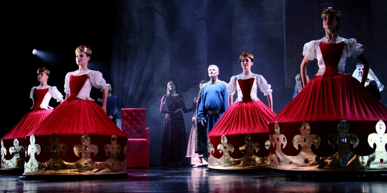 Widowisko "Polska w koronie"