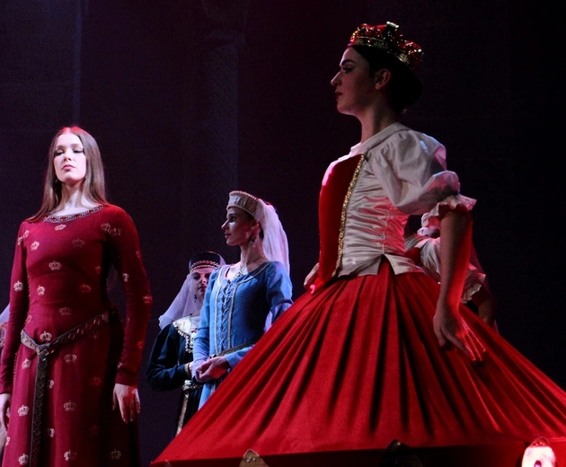 Widowisko "Polska w koronie"