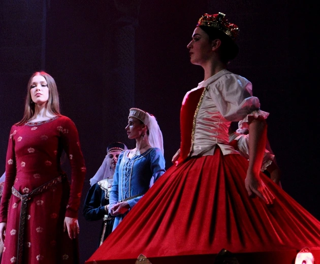 Widowisko "Polska w koronie"