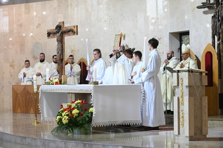 Msza św. z okazji Światowego Dnia Młodzieży