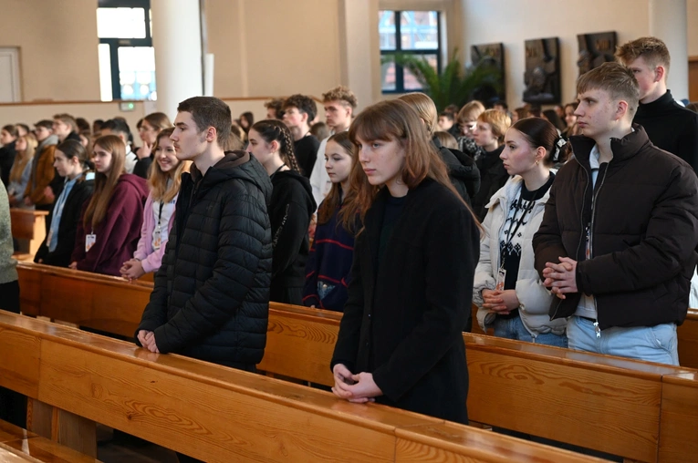 Msza św. z okazji Światowego Dnia Młodzieży