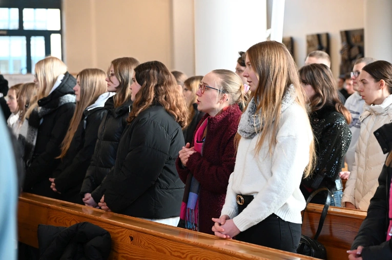 Msza św. z okazji Światowego Dnia Młodzieży