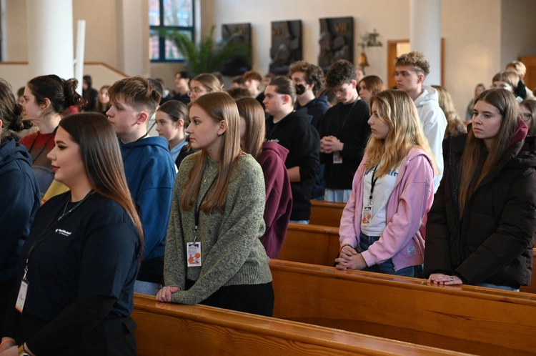 Msza św. z okazji Światowego Dnia Młodzieży