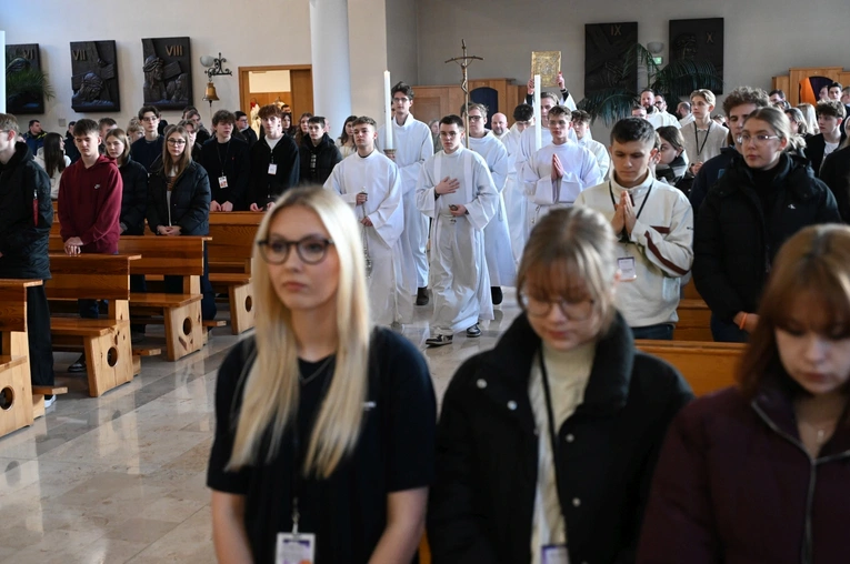 Msza św. z okazji Światowego Dnia Młodzieży