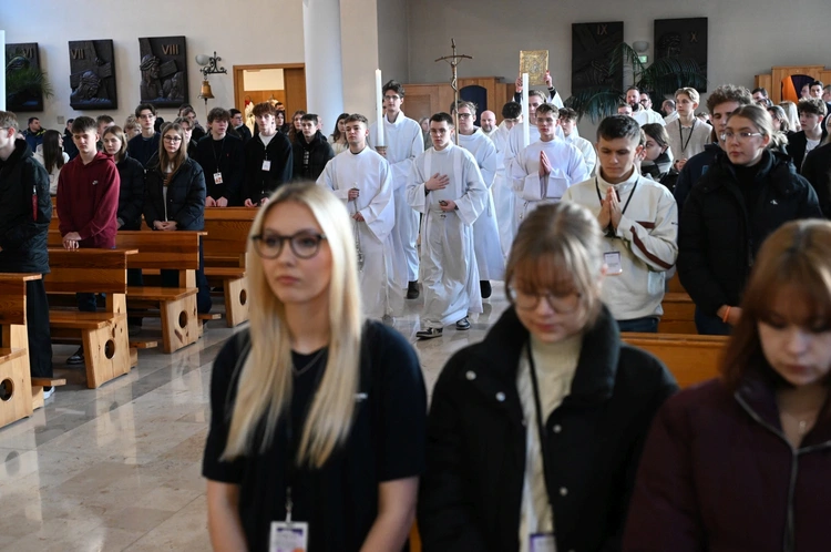 Msza św. z okazji Światowego Dnia Młodzieży