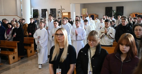 Msza św. z okazji Światowego Dnia Młodzieży