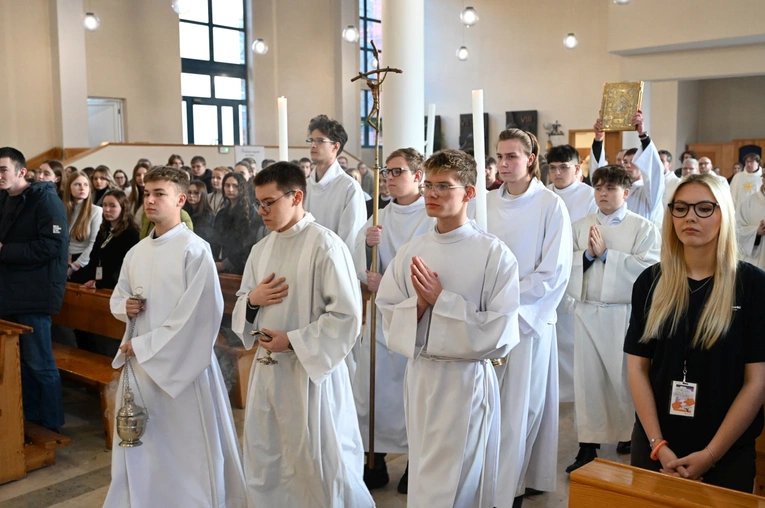 Msza św. z okazji Światowego Dnia Młodzieży
