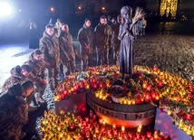 Tymczasem Ukraina uczciła wczoraj ofiary Wielkiego Głodu