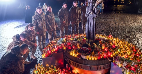 Tymczasem Ukraina uczciła wczoraj ofiary Wielkiego Głodu