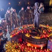 Tymczasem Ukraina uczciła wczoraj ofiary Wielkiego Głodu