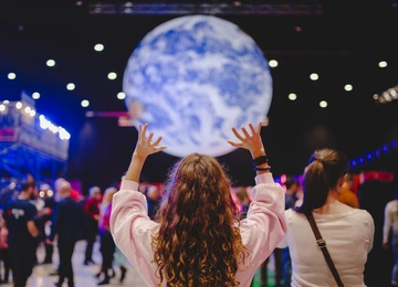 Region. Dasz się zaprosić do świata pełnego eksperymentów? Śląski Festiwal Nauki Katowice ma do niego klucz