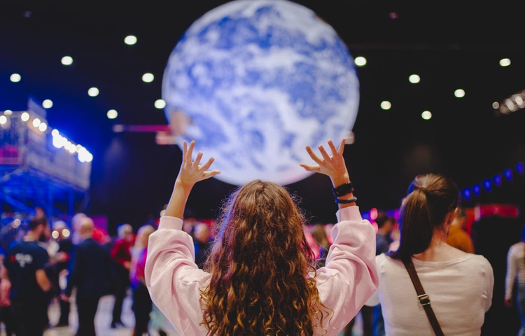 Region. Dasz się zaprosić do świata pełnego eksperymentów? Śląski Festiwal Nauki Katowice ma do niego klucz