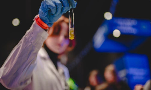 Region. Dasz się zaprosić do świata pełnego eksperymentów? Śląski Festiwal Nauki Katowice ma do niego klucz