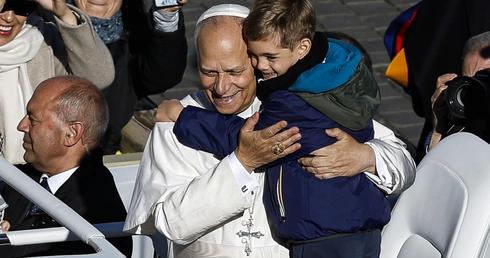 Leon XIV: życie Ewangelią prowadzi do miłości Boga i człowieka