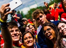 Nauczanie papieskie wpływa na wiarę młodych