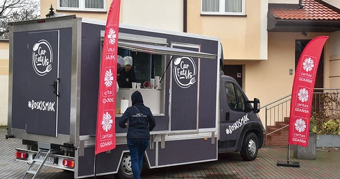 Mobilną jadłodajnię będzie można spotkać na terenie całej archidiecezji.