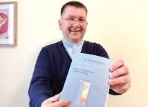 Ks. Kazimierz Musioł przygotował książkę – poradnik ułatwiający adaptację do zmian w rodzicielstwie.Spotkanie autorskie wokół książki „Kiedy dom cichnie… a serce krzyczy. Etap »pustego gniazda« w teorii i praktyce” odbędzie się 11 grudnia o 18.00 na Wydziale Teologicznym UŚ w sali 303/3. W planie rozmowa z ks. Kazimierzem Musiołem oraz podpisywanie książek. 