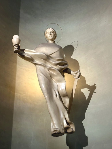 Figura  św. Barbary w archikatedrze Chrystusa Króla w Katowicach.