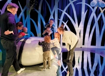  W repertuarze są min. widowiska dla maluszków, składające się z części do oglądania i części interaktywnej.