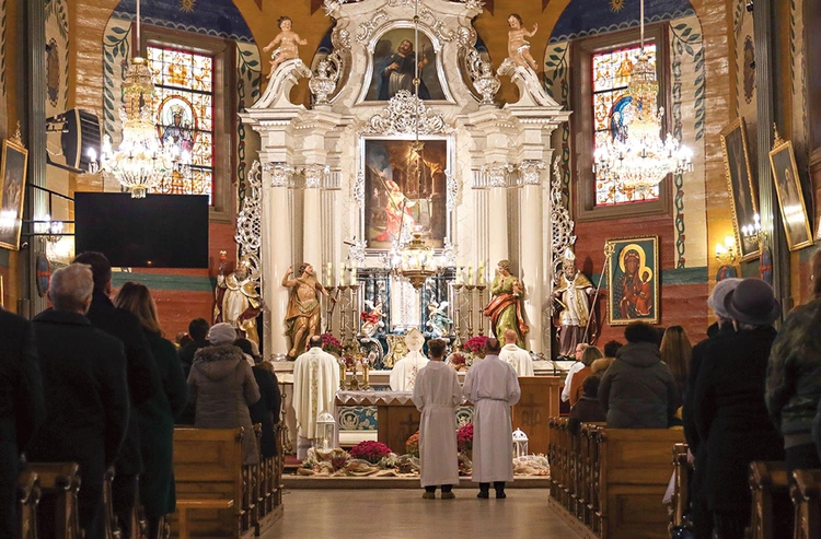 Prace konserwatorskie  przywróciły obiektom pierwotne barwy oraz wyrazistość.